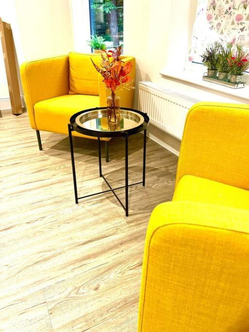 Brand New Apt - Beach Breeze Spacious 1-Bedroom Apartment With Parking - Sleeps 4 Ppl- Internet Bournemouth Exterior foto