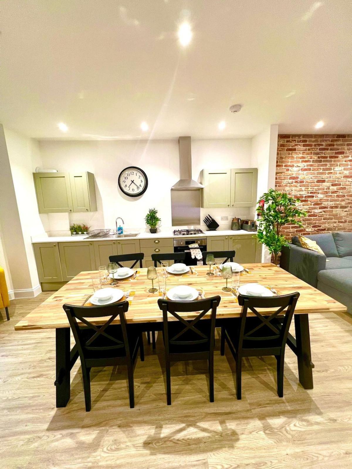 Brand New Apt - Beach Breeze Spacious 1-Bedroom Apartment With Parking - Sleeps 4 Ppl- Internet Bournemouth Exterior foto