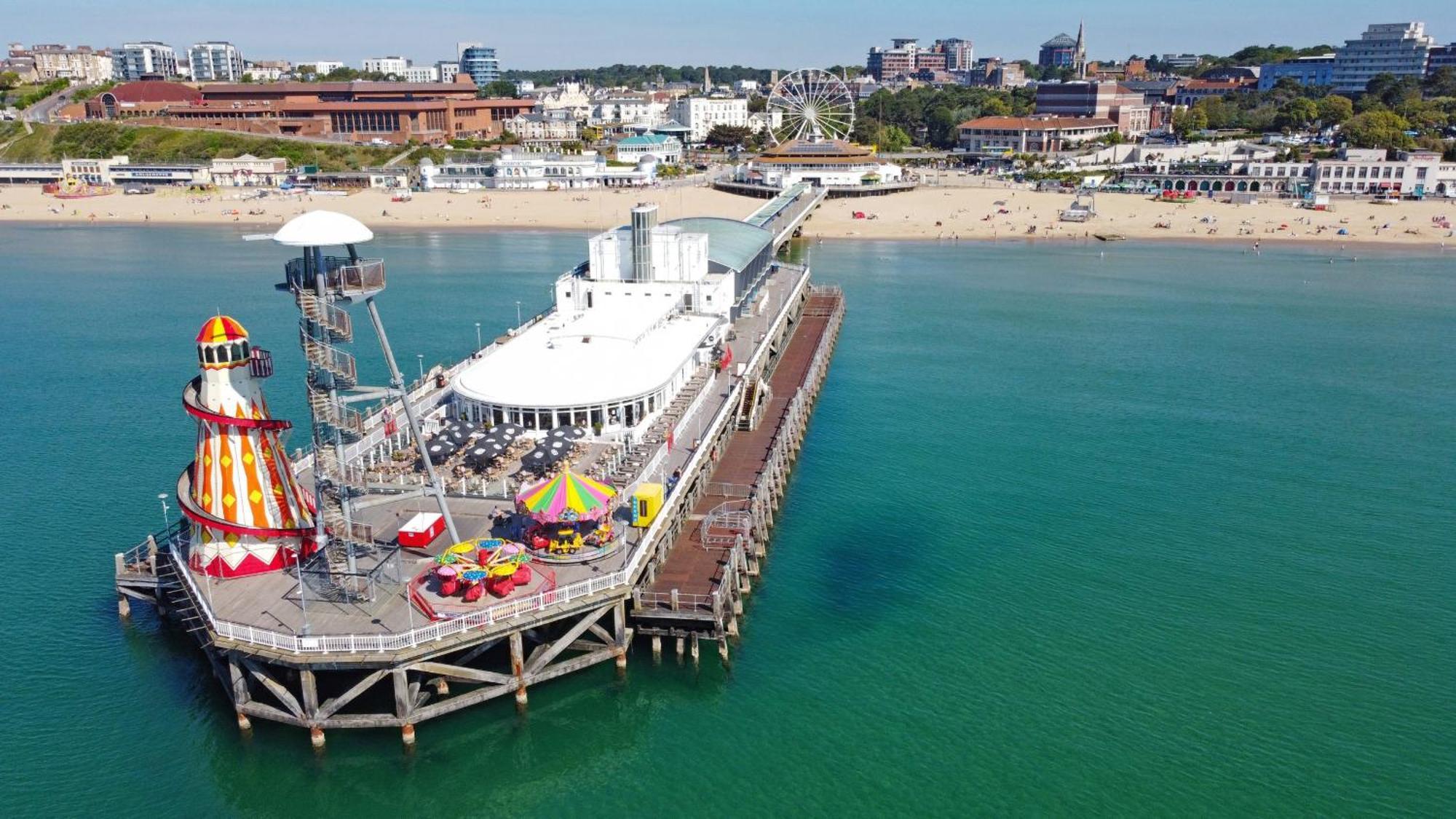 Brand New Apt - Beach Breeze Spacious 1-Bedroom Apartment With Parking - Sleeps 4 Ppl- Internet Bournemouth Exterior foto